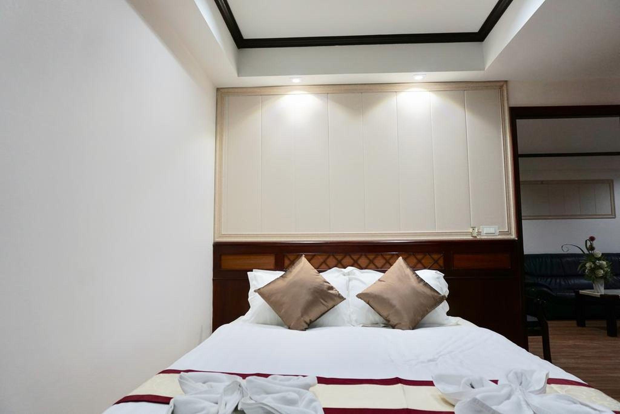 Miloft Sathorn Hotel - Sha Plus Certified Bangkok Exterior photo A bedroom at the hotel