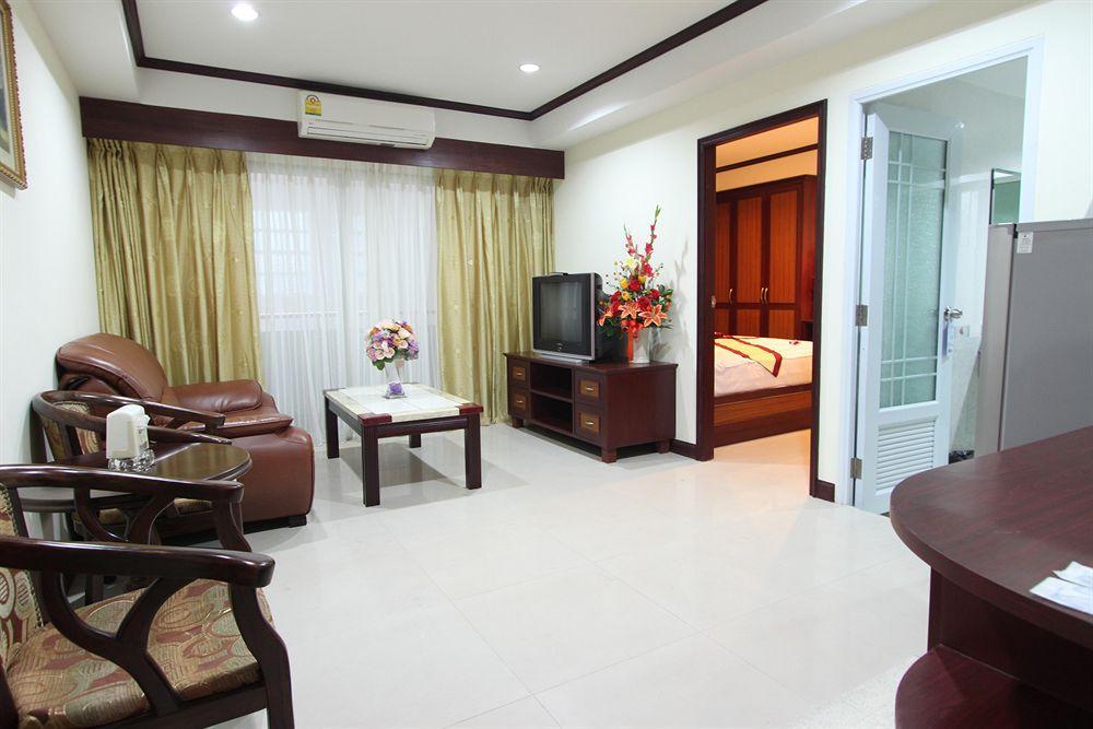 Miloft Sathorn Hotel - Sha Plus Certified Bangkok Exterior photo A typical suite