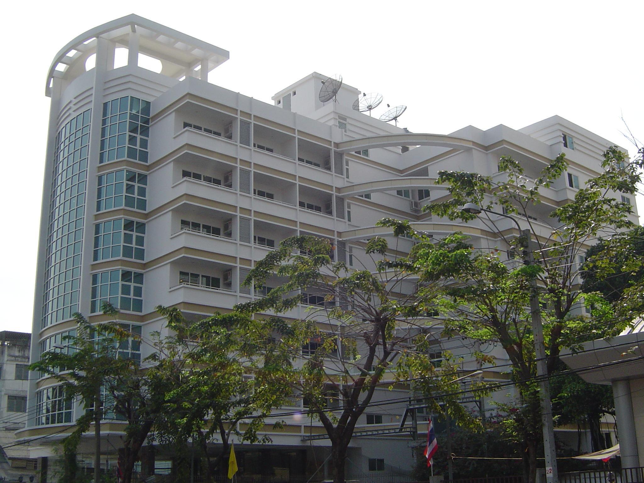 Miloft Sathorn Hotel - Sha Plus Certified Bangkok Exterior photo The new building of the university