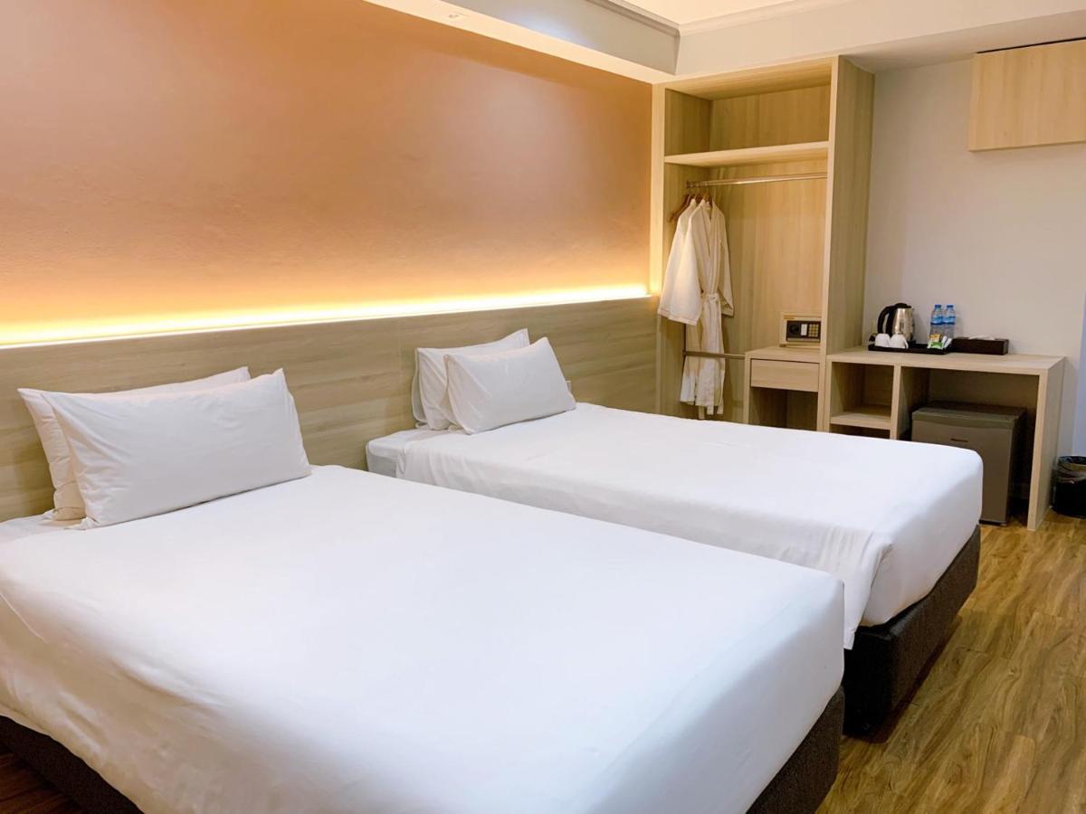 Miloft Sathorn Hotel - Sha Plus Certified Bangkok Exterior photo Deluxe Twin Room