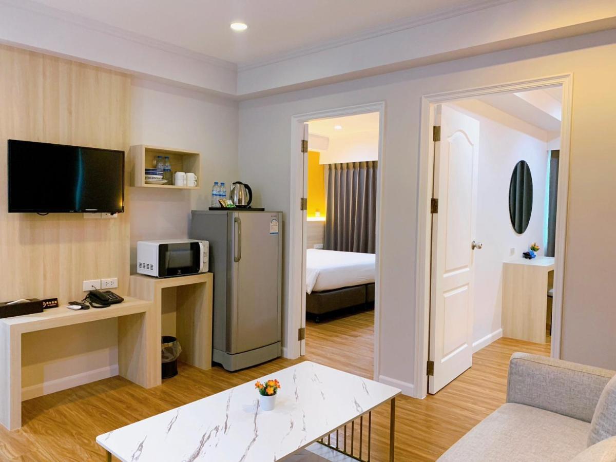Miloft Sathorn Hotel - Sha Plus Certified Bangkok Exterior photo A typical hotel room