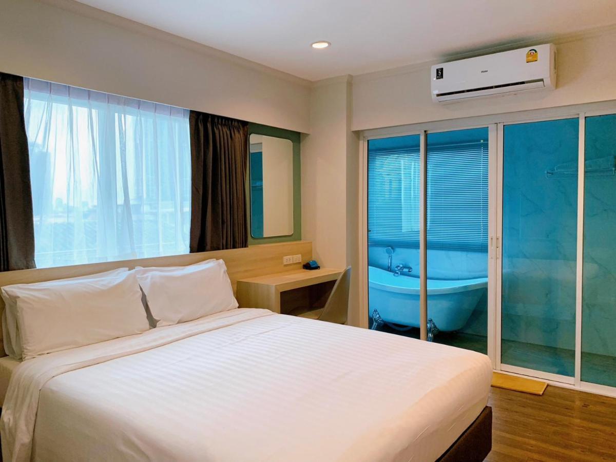 Miloft Sathorn Hotel - Sha Plus Certified Bangkok Exterior photo
