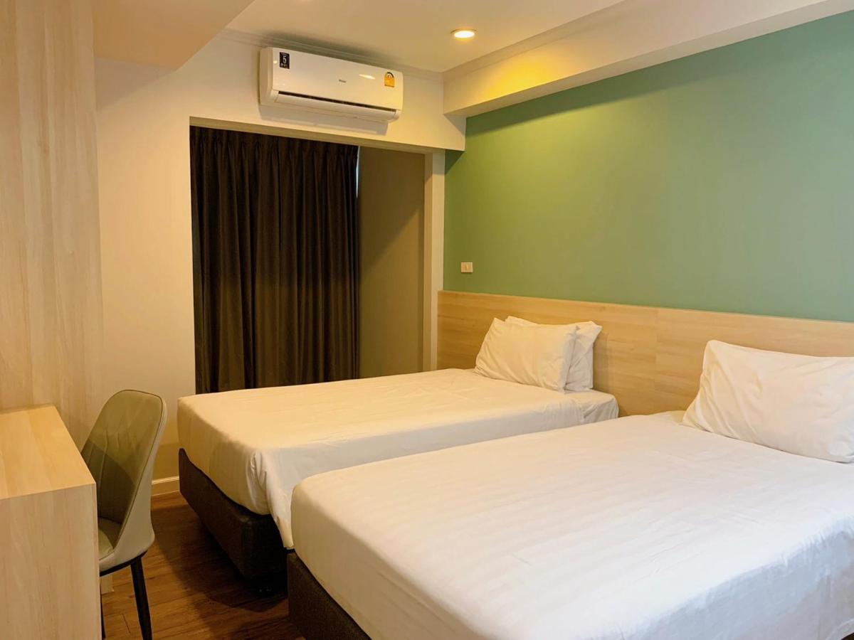 Miloft Sathorn Hotel - Sha Plus Certified Bangkok Exterior photo A room at the hotel
